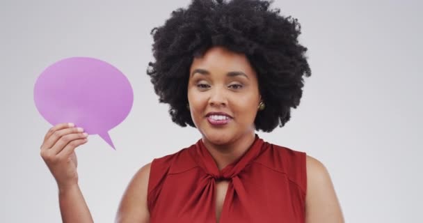 Африканская Женщина Говорящий Мыльный Пузырь Макет Плаката Новостей Общения Студии — стоковое видео