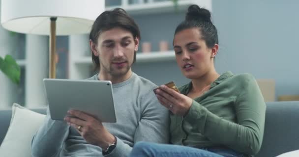 Çift Tablet Online Ödeme Ile Kredi Kartı Dijital Alışveriş Veya — Stok video
