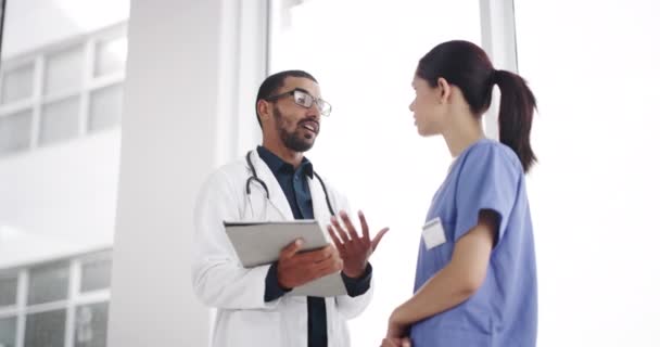 Kórház Megbeszélés Orvos Nővér Tabletta Orvosi Ellátás Tanácsadás Találkozó Egészségügyi — Stock videók
