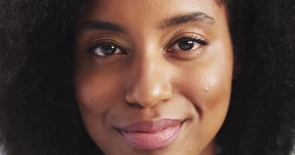 Šťastná Černá Žena Obličej Nebo Zuby Pro Čištění Zubů Hygienu — Stock video