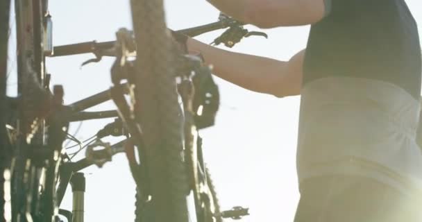 Pessoas Amigos Bicicleta Rack Carro Para Mountain Bike Viagens Fitness — Vídeo de Stock