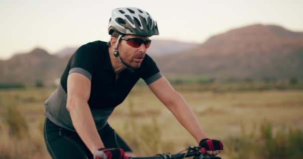 Fitness Sepeda Dan Beberapa Bersepeda Pedesaan Bersama Sama Untuk Kesehatan — Stok Video