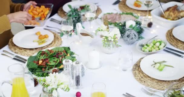 Świąteczny Obiad Rodzina Grupa Jedzeniem Szczęścia Świętowania Wakacji Zdrowe Imprezy — Wideo stockowe