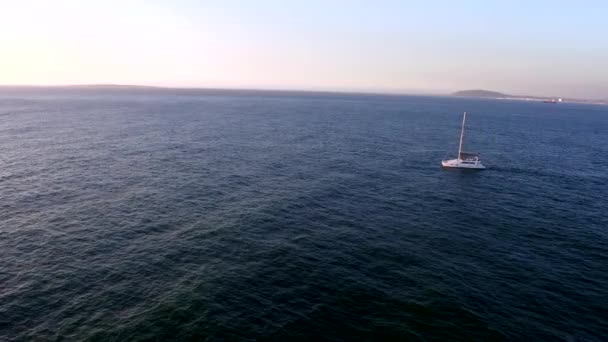 轮船和海上旅行 在户外 海景和大自然的水上度假或暑假旅行 游艇和在海洋中航行的船只 游轮和交通自由 — 图库视频影像