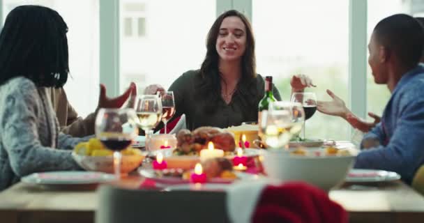 Kristityt Ystävät Rukoileminen Kiitospäivä Illallinen Yhteisö Tuki Ennen Ateriaa Kotona — kuvapankkivideo