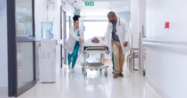 Pessoas Médico Correr Com Paciente Cama Para Emergência Uti Cirurgia — Vídeo de Stock