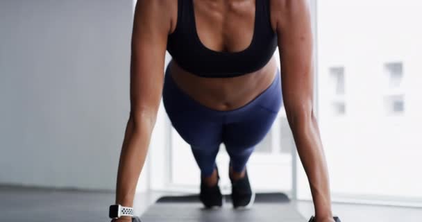 Frau Atmung Und Planken Für Fitness Fitnessstudio Gesundheit Und Wellness — Stockvideo