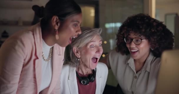 Equipo Aplausos Mujer Feliz Centro Llamadas Con Éxito Metas Logros — Vídeos de Stock
