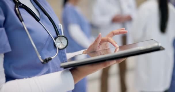 Gesundheitswesen Forschung Und Die Hände Des Arztes Auf Dem Tablet — Stockvideo