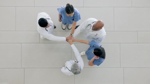 Вид Сверху Руки Вместе Врачи Поддержкой Здравоохранением Доверием Больнице Цели — стоковое видео