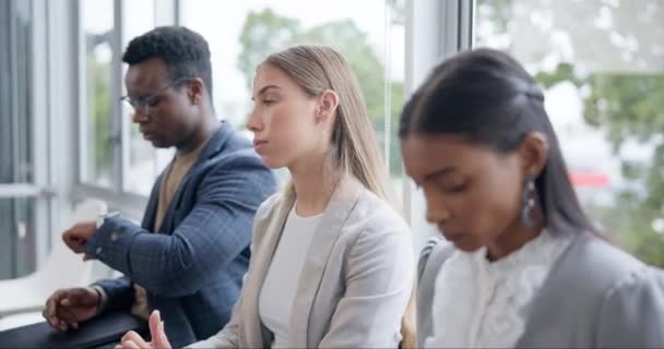 Ansiedade Recrutamento Diversidade Pessoas Negócios Sala Espera Pronta Para Entrevista — Vídeo de Stock