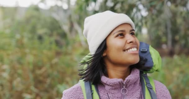 Mujer Cara Senderismo Naturaleza Bosque Con Fitness Trekking Bienestar Con — Vídeos de Stock