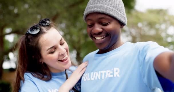 Mutlu Irklar Arası Çiftler Fotoğraf Hafıza Video Blogları Için Gönüllü — Stok video