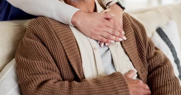 Yaşlı Hasta Destek Için Ele Tutuşan Hemşire Sevgi Sağlık Hizmetleri — Stok video