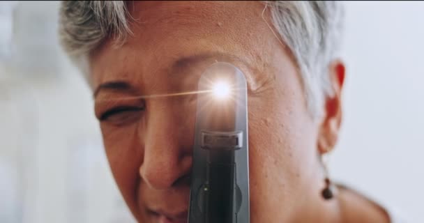 Обладнання Обстеження Очей Світло Або Жінка Обличчя Оптиміст Або Окулярний — стокове відео