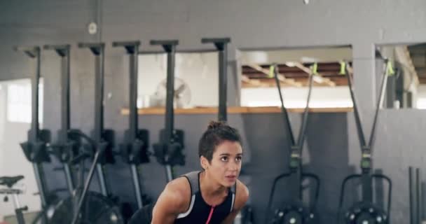 Fitness Gewichtheffen Vrouw Met Kettlebell Fitnesstraining Voor Competitie Gezondheid Lichaamsverzorging — Stockvideo