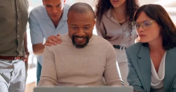 Sucesso Vencedores Pessoas Negócios Laptop Com Celebração Lucro Negociação Ações — Vídeo de Stock