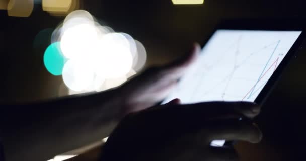 Tablet Ekran Eller Geceleri Sosyal Medya Mekan Veya Iletişim Için — Stok video