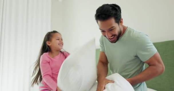 Father Daughter Pillow Fight Bedroom Fun Bonding Love Happiness Family — Stock Video