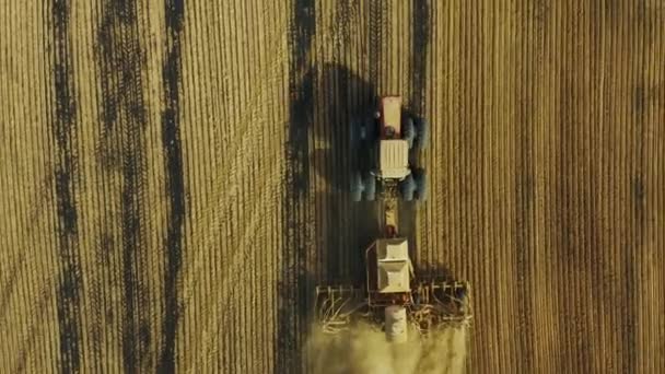 Eko Farmářské Pole Traktorový Pluh Letecký Pohled Obhospodařování Strojů Zemědělský — Stock video