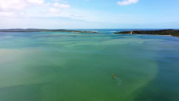 Drone Windsurf Persona Naturaleza Océano Isla Destino Viaje Playa Tropical — Vídeo de stock