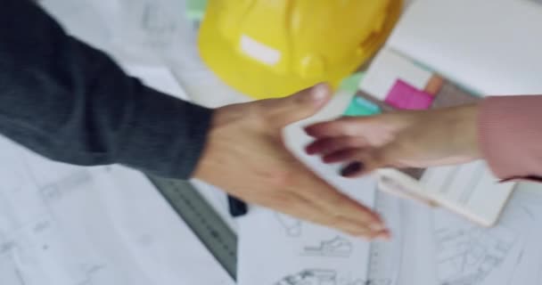 Ingenjörskonst Handslag Och Personer Möte Kontoret För Industriellt Projektsamarbete Teamwork — Stockvideo