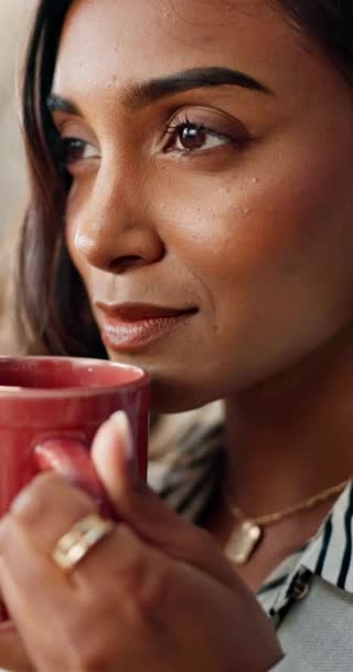Koffie Denken Drinken Met Vrouw Ontspannen Geest Ochtend Routine Mindfulness — Stockvideo