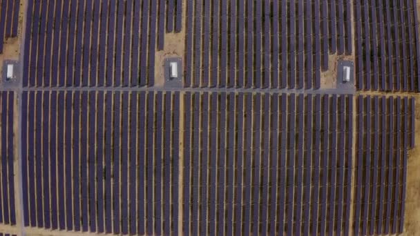 Dron Farma Paneli Słonecznych Ekologiczna Lub Odnawialna Energia Plenerze Elektrowniach — Wideo stockowe