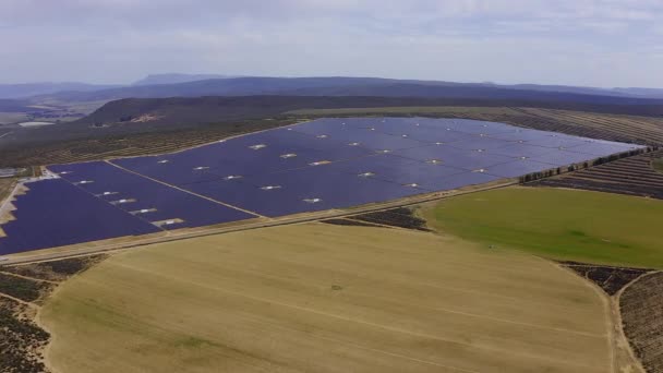 Hava Güneş Paneli Çiftliği Enerji Tasarrufu Açık Havada Yenilenebilir Enerji — Stok video