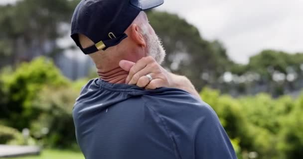 Homem Idoso Dor Ombro Tensão Com Mão Fitness Tendinite Para — Vídeo de Stock