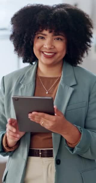 Cara Mujer Feliz Sonrisa Con Tableta Para Startup Comercio Electrónico — Vídeo de stock