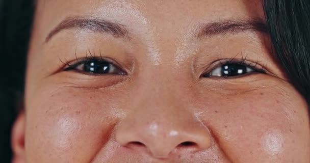 Closeup Eyes Woman Skincare Face Shine Beauty Cosmetics Eyebrow Routine — Stock Video