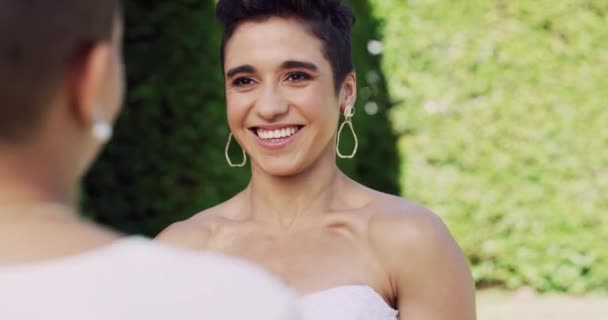 Ślub Lesbijki Pary Radością Ceremonii Zaangażowania Lub Jedności Świeżym Powietrzu — Wideo stockowe