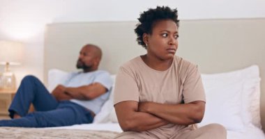Hüsrana uğramış siyah çift, kavga ve boşanma tartışmalı, anlaşmazlık ya da evde kavga. Afrikalı kadın yatak odası tartışmasında erkekleri görmezden geliyor, aldatıyor ya da evde zehirli bir ilişkiden ayrılıyor..