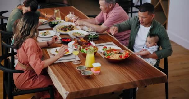Familia Cena Comida Comedor Comida Cena Para Acción Gracias Abuelos — Vídeo de stock