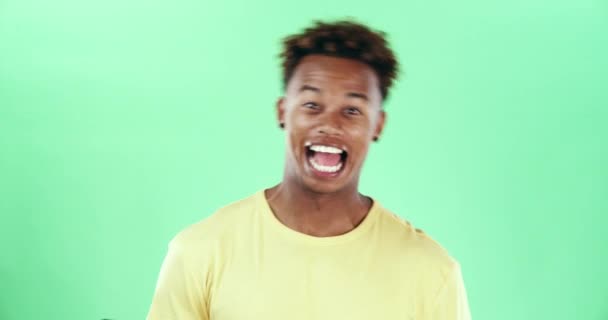 Зеленый Экран Смешное Лицо Человек Студии Жестом Руки Выражением Лица — стоковое видео
