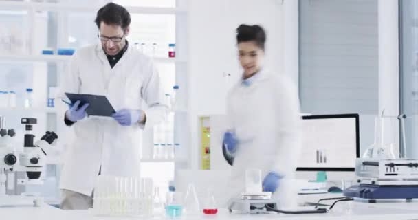 Cientista Pessoas Trabalho Equipe Química Para Pesquisa Laboratório Teste Médico — Vídeo de Stock