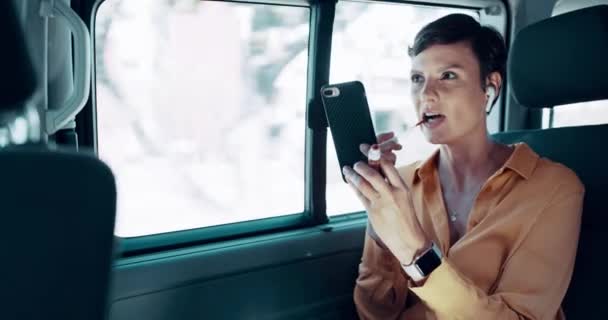 Llamada Telefónica Maquillaje Una Mujer Negocios Coche Para Viajar Transporte — Vídeo de stock