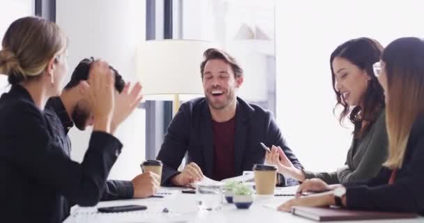 Manager Glückliche Menschen Und Geschäftsleute Feiern Applaudieren Und Freuen Sich — Stockvideo