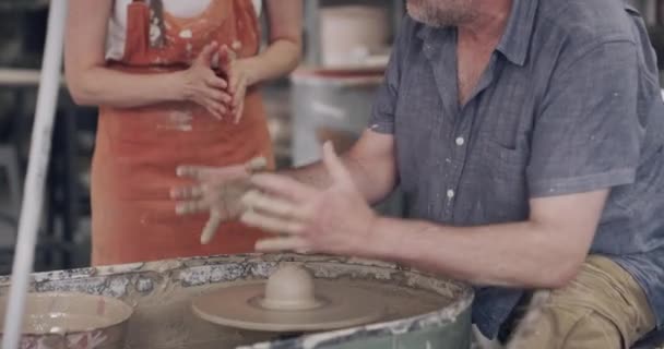 Människor Lära Keramik Och Keramik Design För Start Småföretag Produktion — Stockvideo