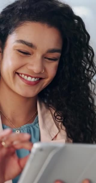 Glad Kvinde Lille Virksomhed Tablet Til Handel Online Eller Internet – Stock-video