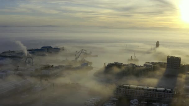 Drone Haven Stad Mist Zee Zonsopgang Wolken Met Landschap Metro — Stockvideo