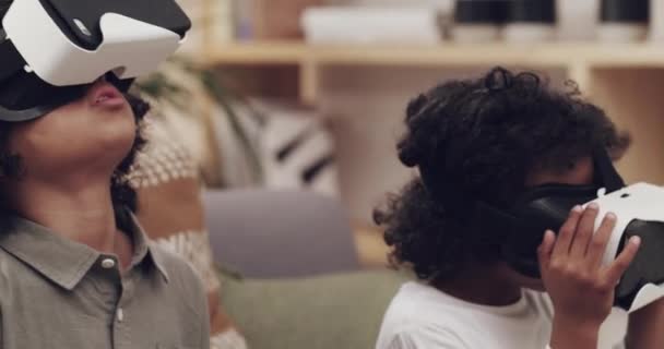 Criança Realidade Virtual Óculos Para Entretenimento Futurista Transmissão Vivo Jogos — Vídeo de Stock