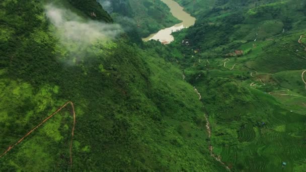 Drone Montanhas Rio Estrada Para Viagens Fundo Turismo Ecológico Aventura — Vídeo de Stock