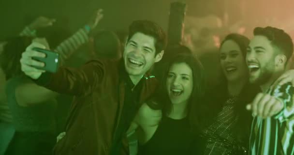 Amici Nightclub Selfie Divertimento Festa Ridere Concerto Umorismo Commedia Sciocco — Video Stock