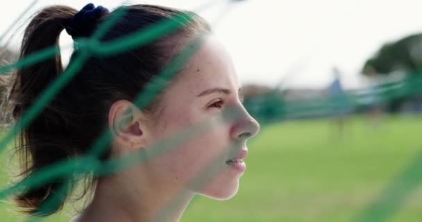 Futbol Düşünme Kadınlar Sahada Egzersiz Antrenman Antrenman Için Futbolcu Atlet — Stok video