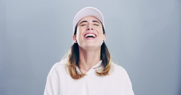 Αστείο Πρόσωπο Και Γυναίκα Γελάνε Ένα Στούντιο Για Αστεία Ανόητα — Αρχείο Βίντεο
