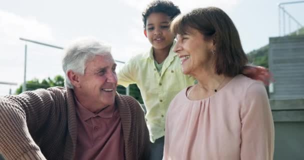 Feliz Sorriso Rosto Avós Com Criança Férias Férias Viagem Fim — Vídeo de Stock