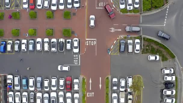 Drone Cars Parking Lot Shopping Mall Street Stop Sign Driving — Stock Video