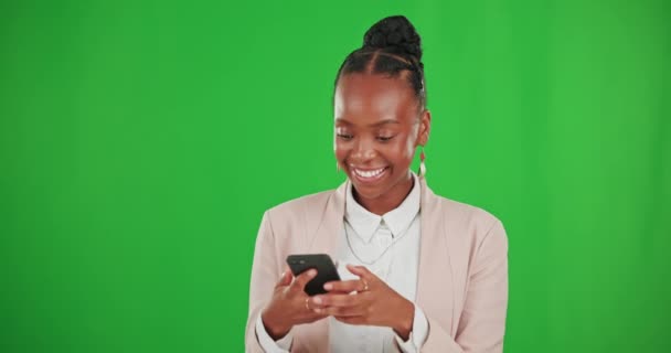 Pantalla Verde Letrero Bien Mujer Negra Con Punto Teléfono Para — Vídeo de stock